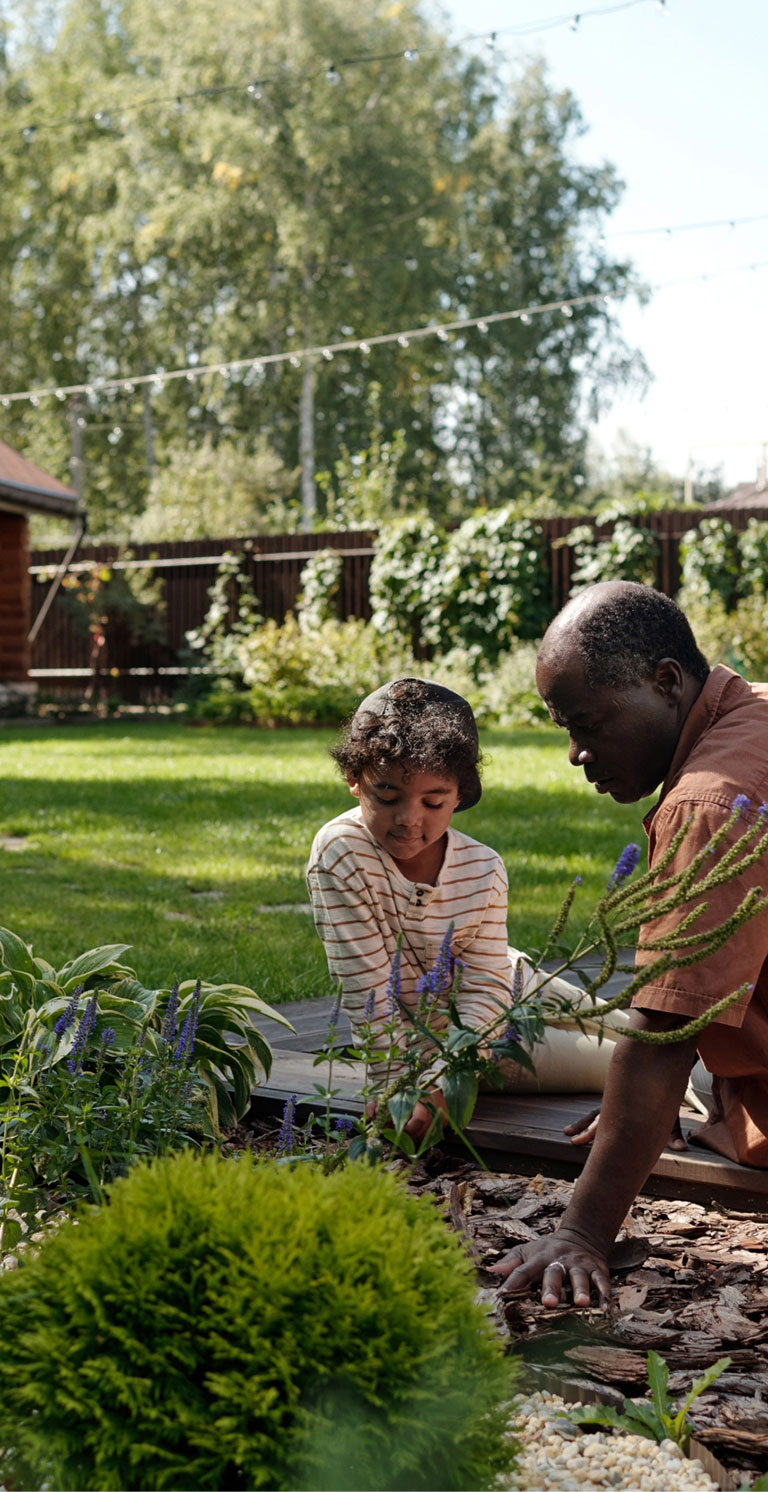 Gardening family sm