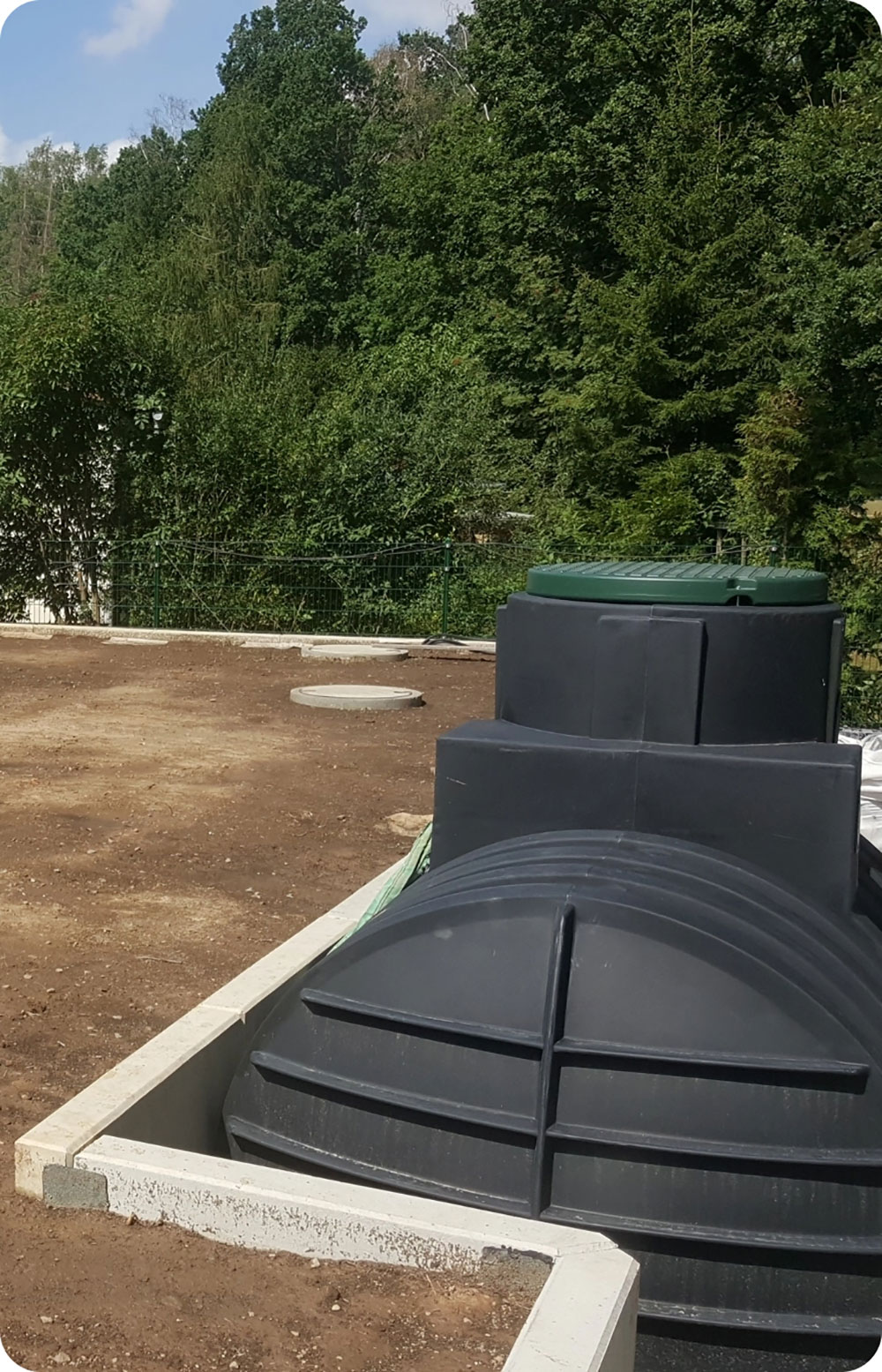 Roof water tank