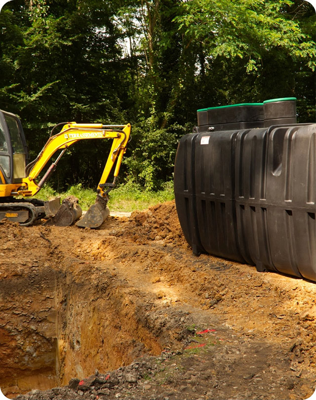 Water tank excavator